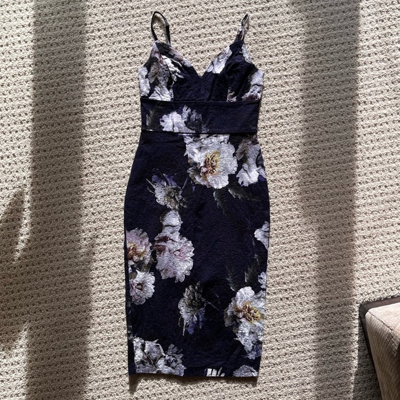 Dynamite Dresses & Skirts - Floral Dynamite dress - stretch / stretchy - size XS